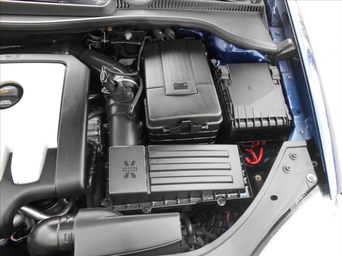 Volkswagen Jetta Sedan 2,0 l 103 kw