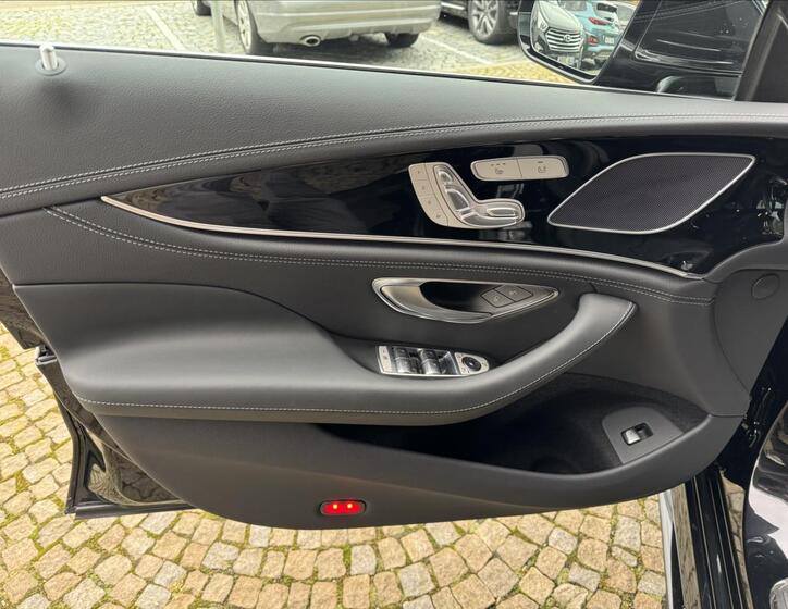 Mercedes-Benz AMG GT 4