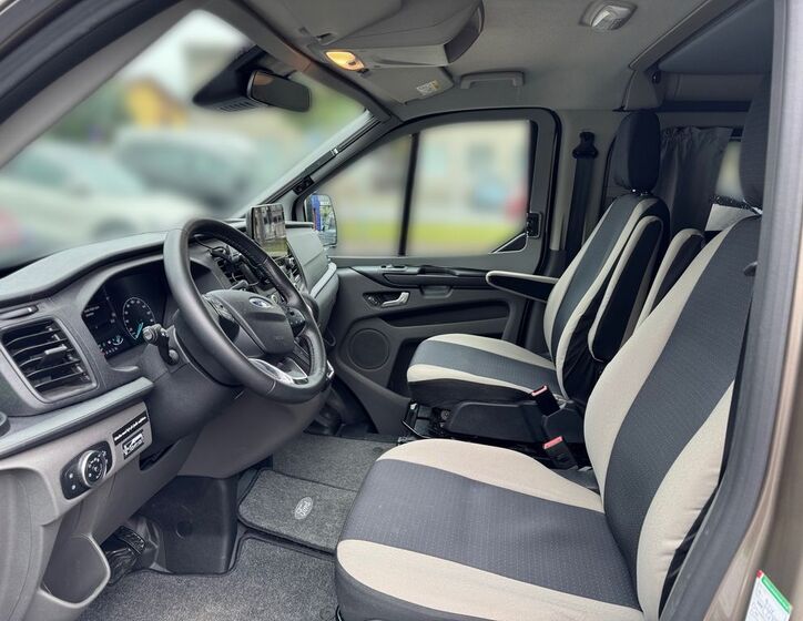 Ford Tourneo Custom 7