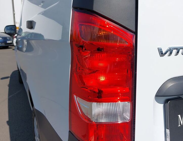 Mercedes-Benz Vito 13