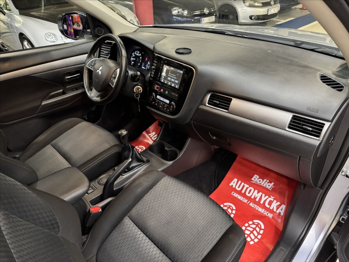 Mitsubishi Outlander SUV / Terénní 2,0 l 110 kw