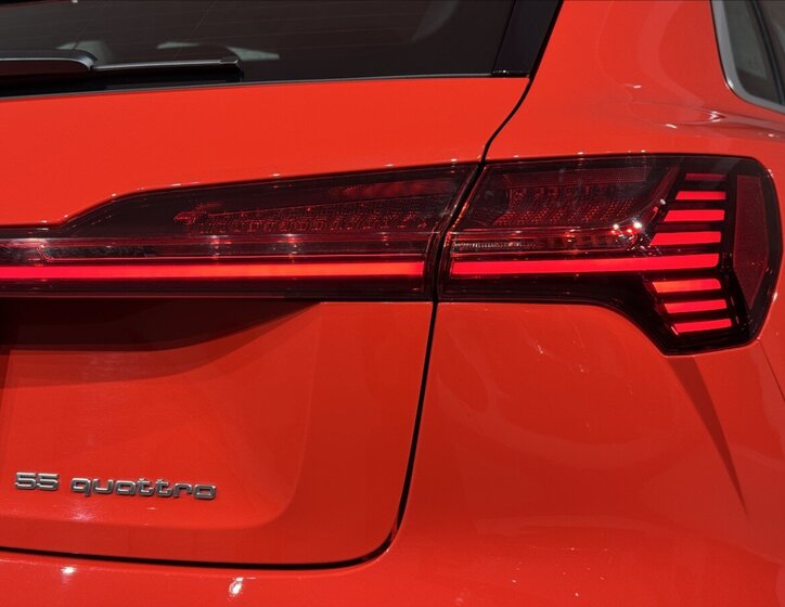 Audi e-tron SUV / Terénní 0,0 300 kw