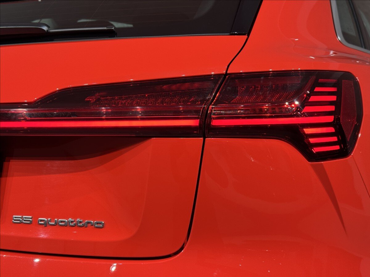 Audi e-tron SUV / Terénní 0,0 300 kw