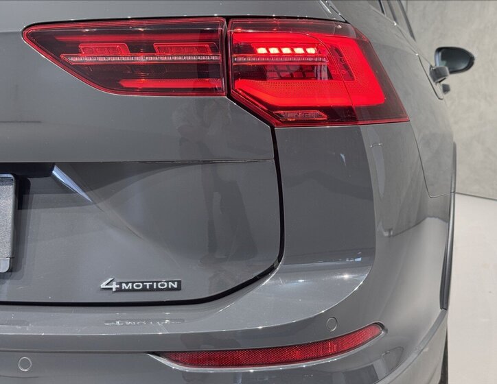 Volkswagen Golf Kombi 2,0 l 147 kw