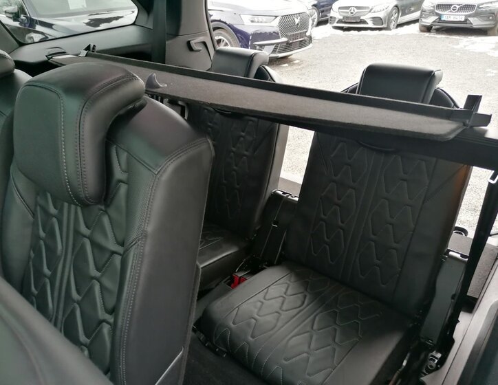 Peugeot 5008 SUV 1,5 l 96 kw