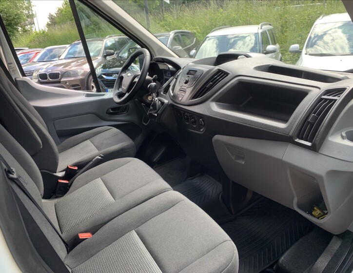Ford Transit 13