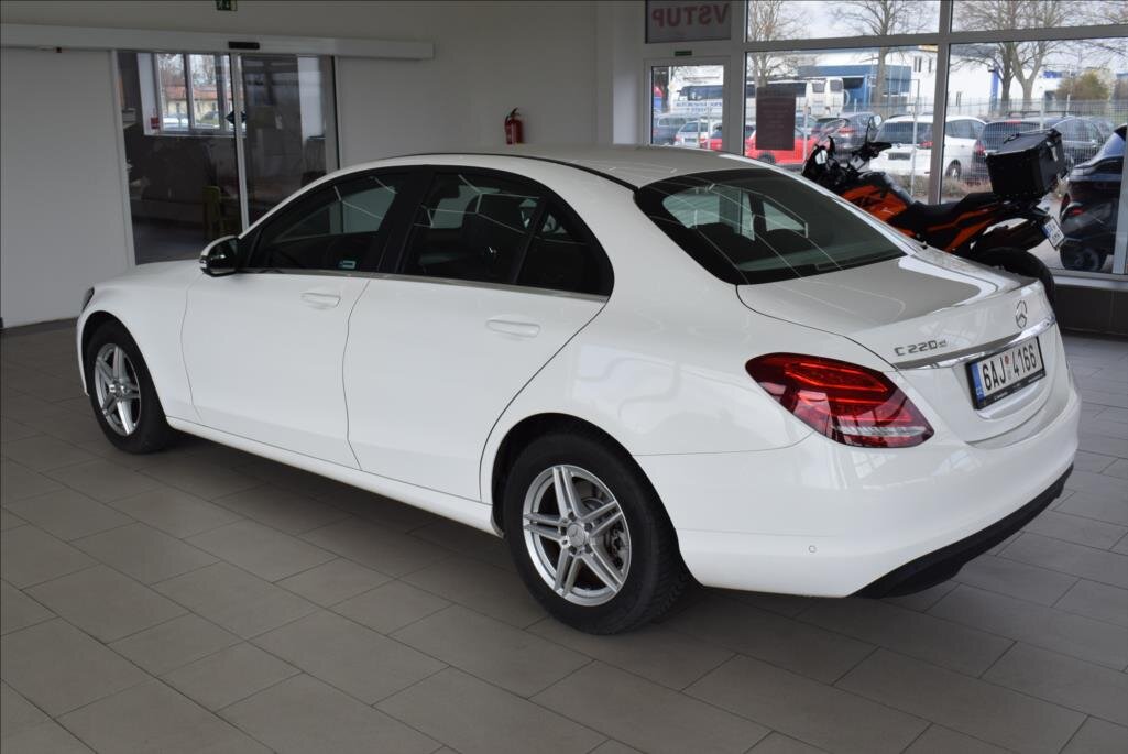 Mercedes-Benz Třídy C Sedan / Limuzína 2,1 l 125 kw