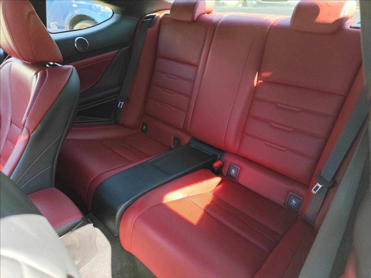 Lexus RC 300h Kupé 2,5 l 133 kw