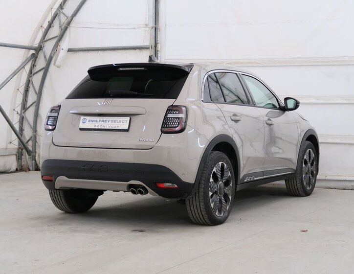 Fiat 600 Hatchback 1,2 l 100 kw