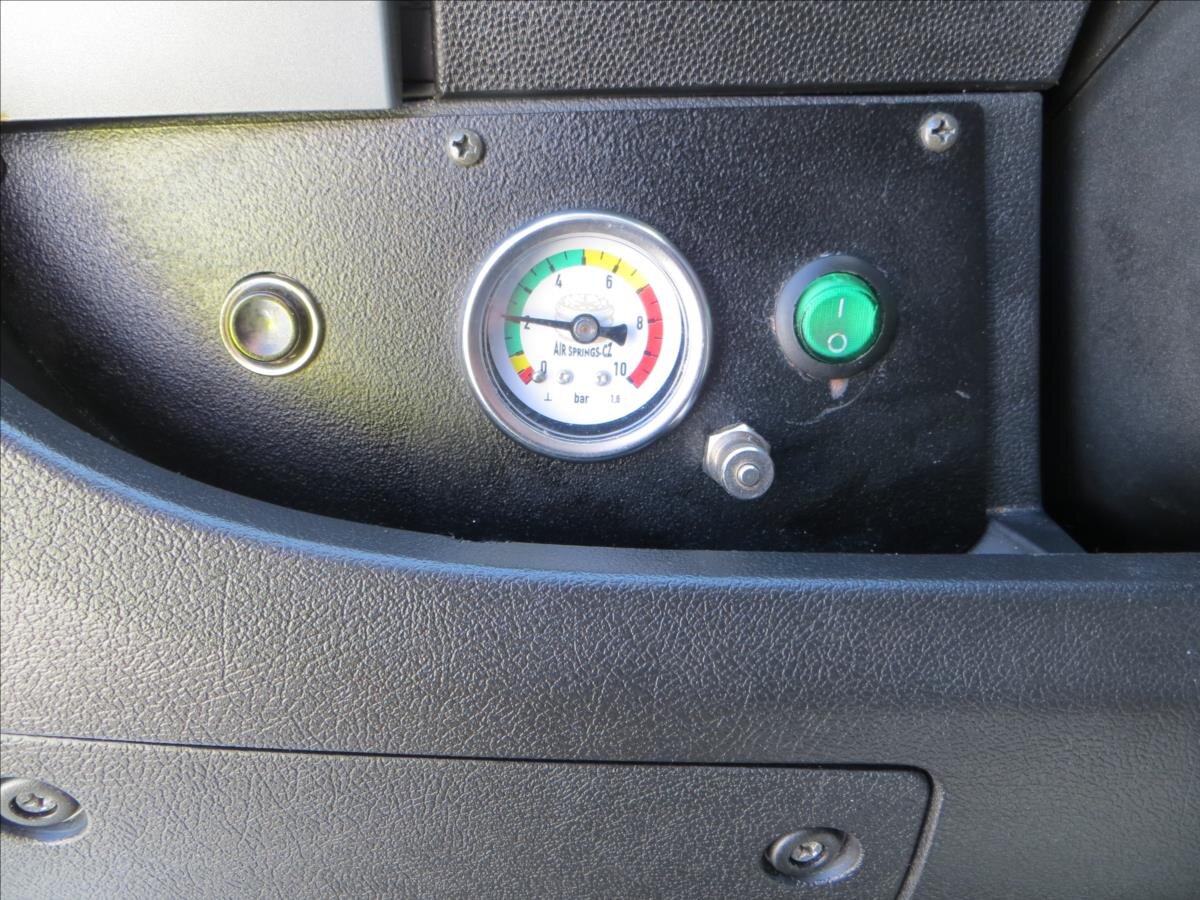 Peugeot Boxer Valník 2,2 l 121 kw