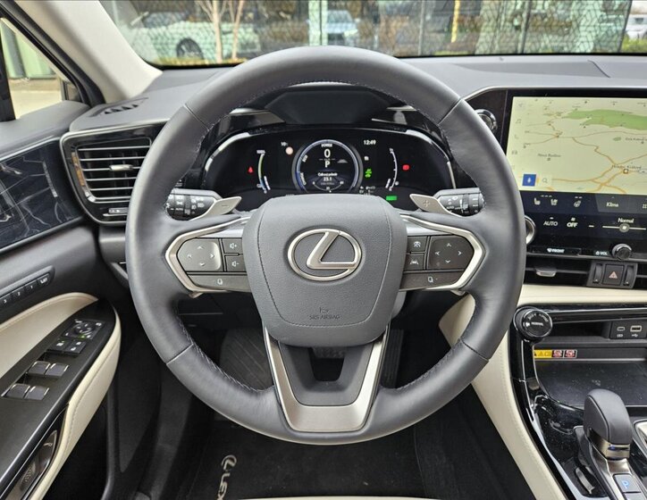 Lexus NX 450h plus SUV / Terénní 2,5 l 227 kw