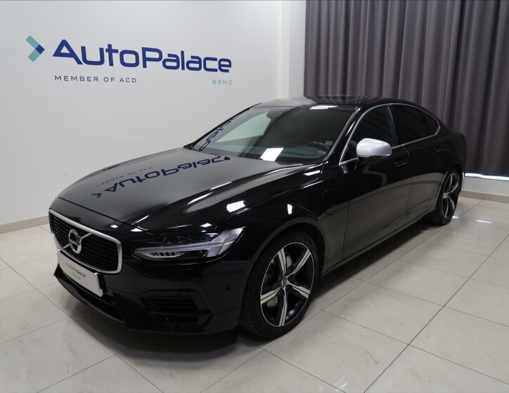 Volvo S90 Sedan / Limuzína 2,0 l 235 kw