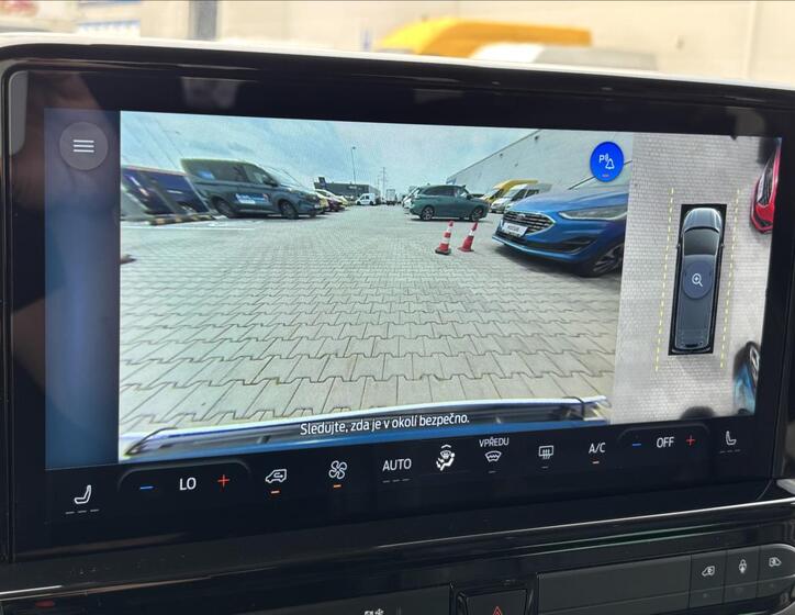 Ford Tourneo Custom 33