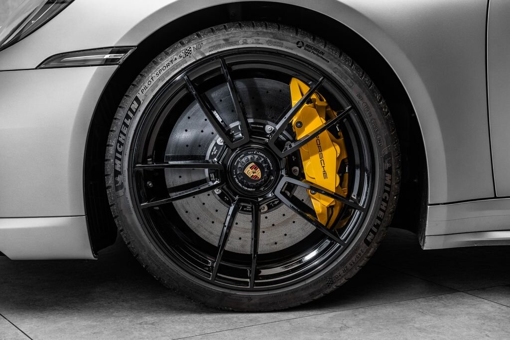 Porsche Ostatní Kupé 3,8 l 478 kw