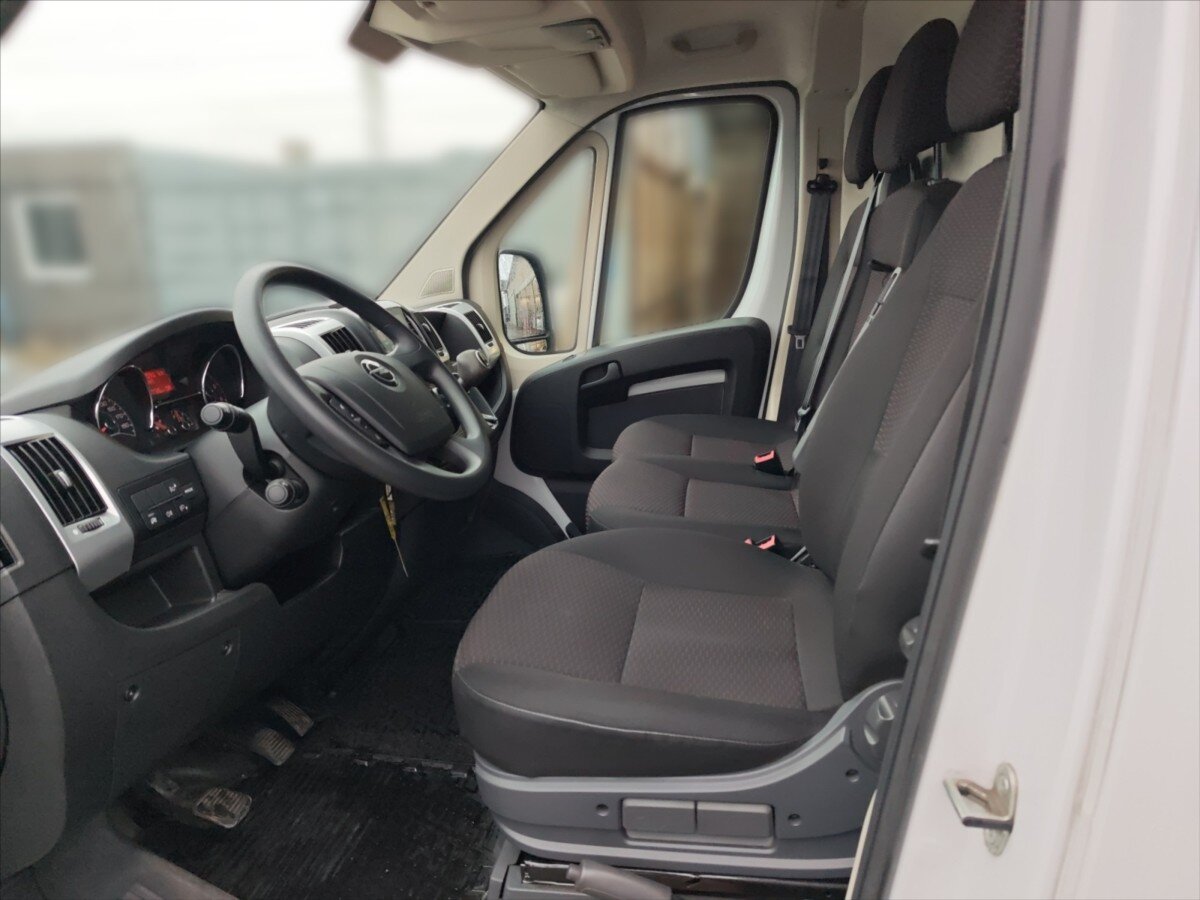 Opel Movano Skříň 2,2 l 121 kw