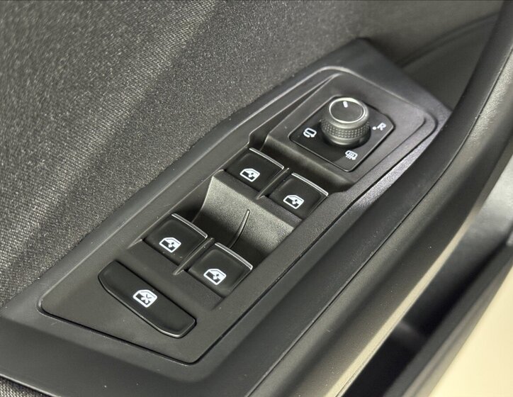 Volkswagen T-Roc SUV 1,5 l 110 kw