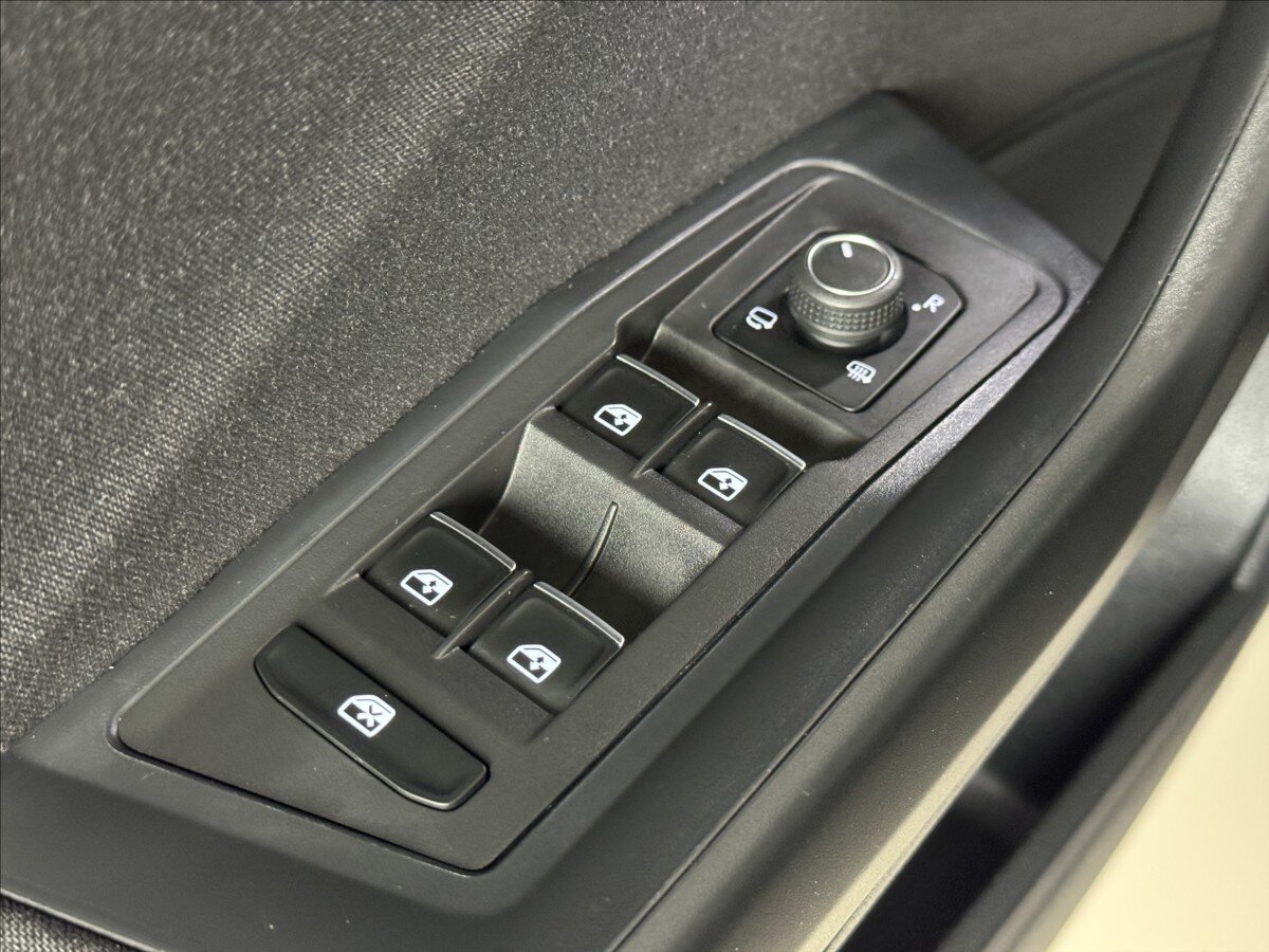 Volkswagen T-Roc SUV 1,5 l 110 kw