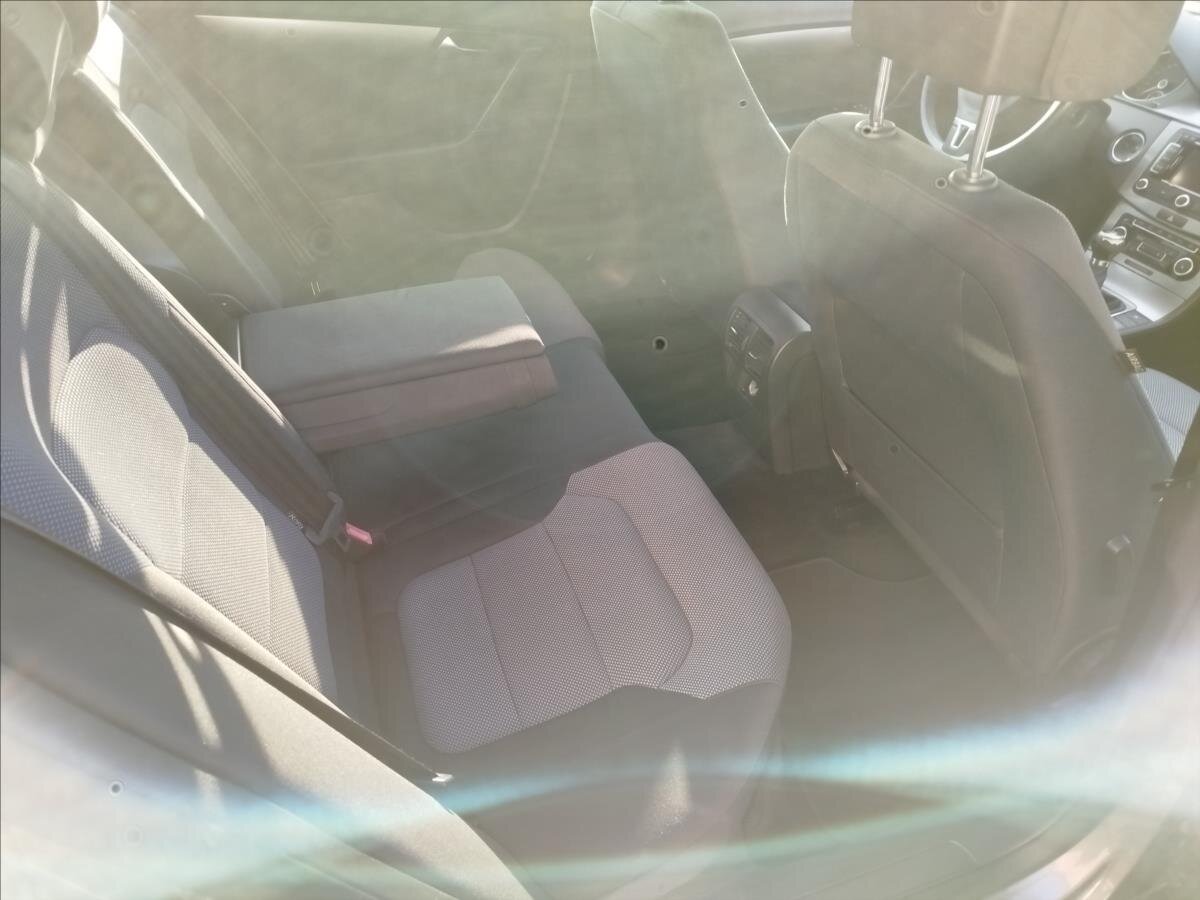 Volkswagen Passat Ostatní 1,4 l 90 kw