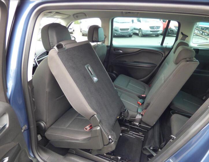 Opel Zafira 37