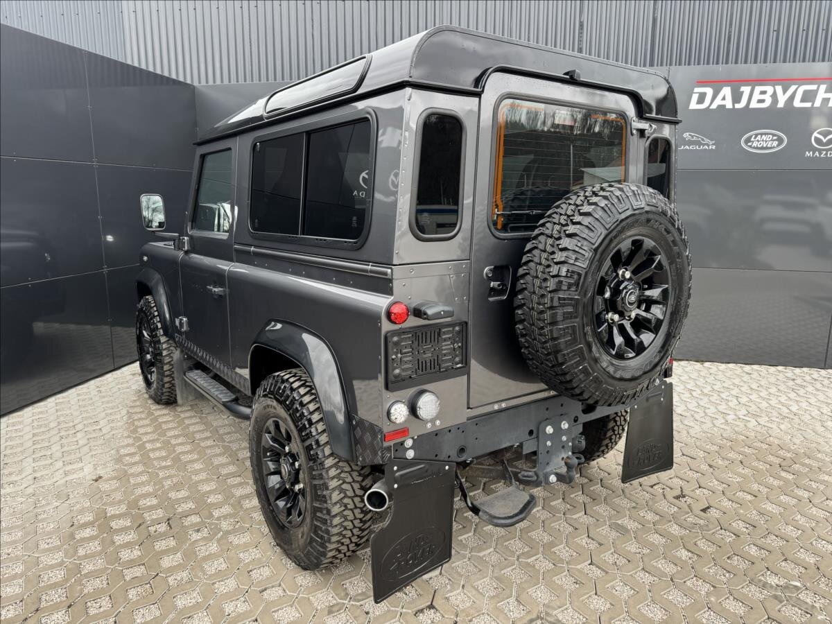 Land Rover Defender Skříň 2,2 l 90 kw