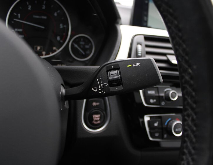 BMW Řada 3 Liftback 3,0 l 190 kw