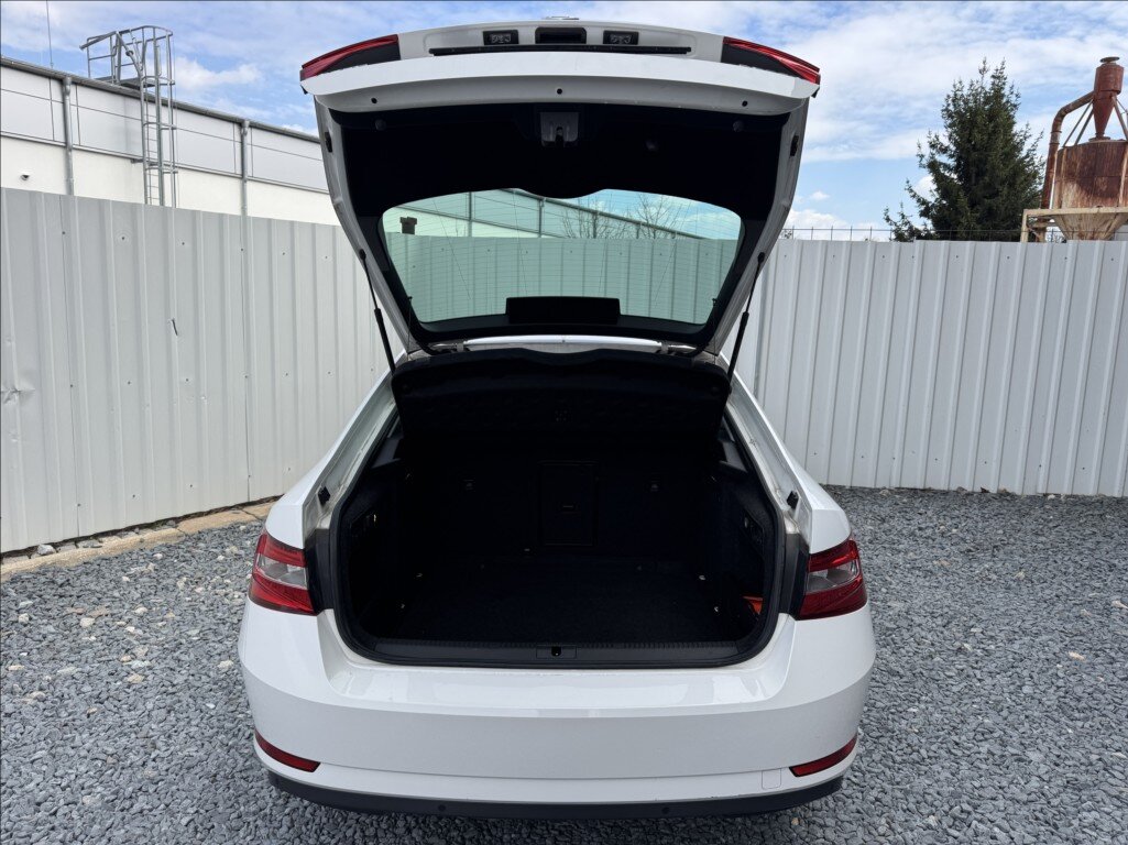 Škoda Superb Sedan / Limuzína 2,0 l 140 kw