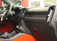 Volvo XC40 SUV / Terénní 2,0 l 140 kw