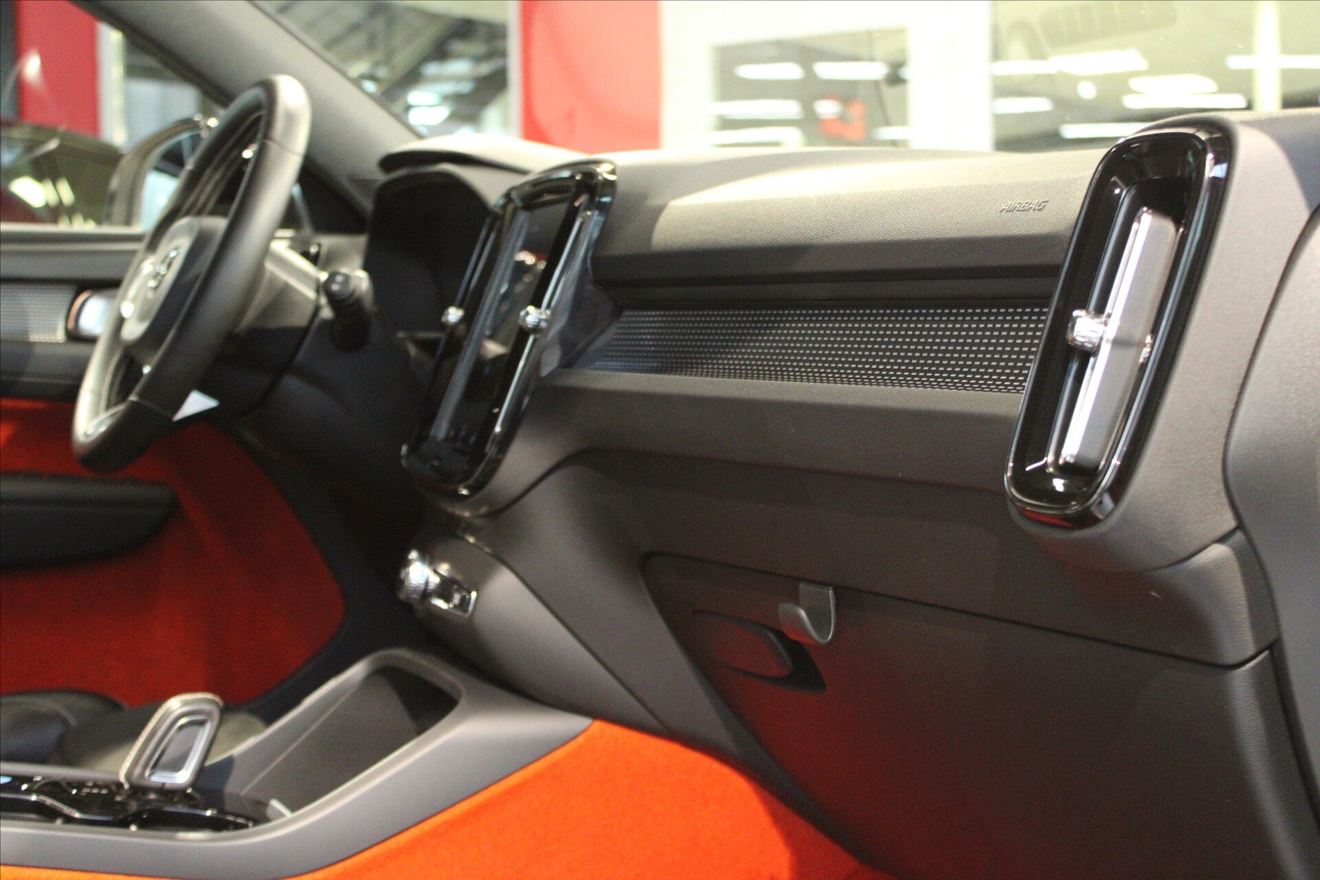 Volvo XC40 SUV / Terénní 2,0 l 140 kw