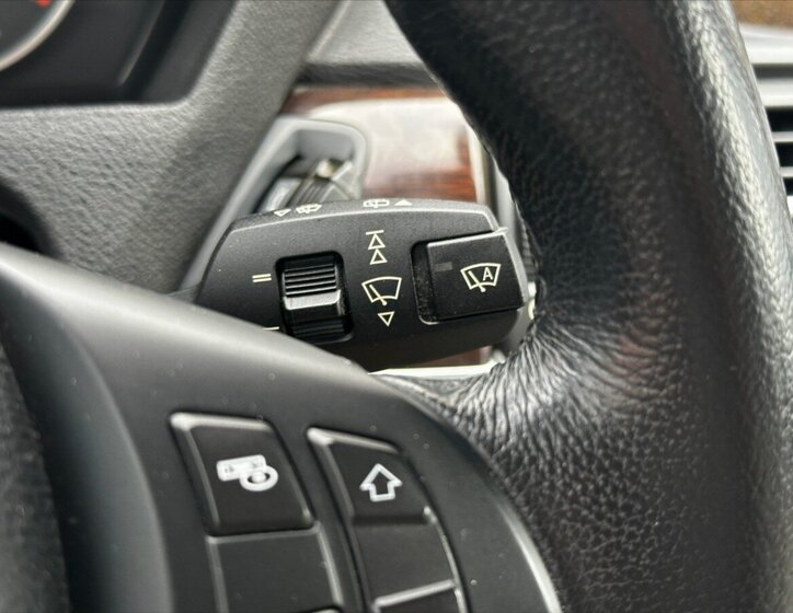 BMW X5 Kombi 3,0 l 180 kw