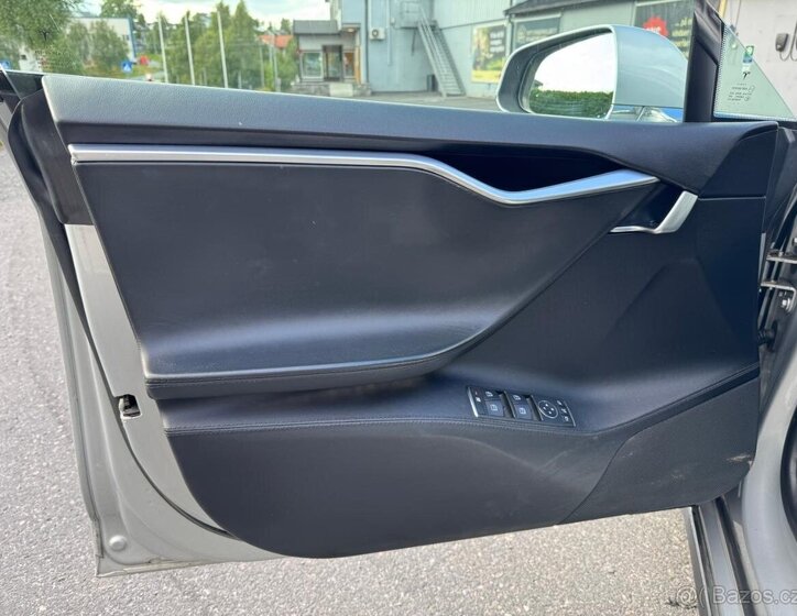 Tesla Model S Sedan / Limuzína 0,0 310 kw
