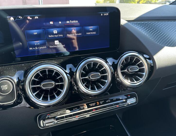 Mercedes-Benz EQA 14