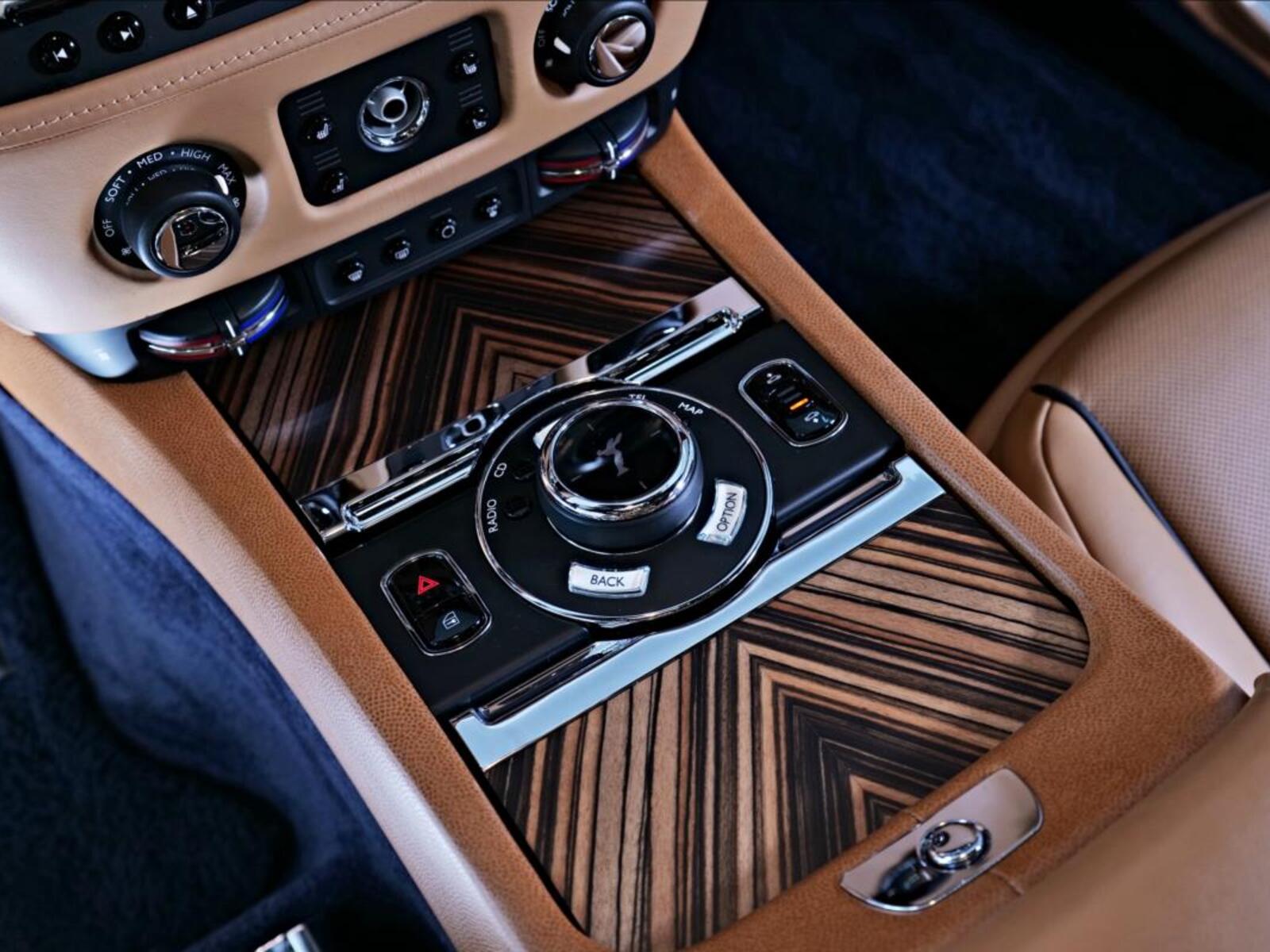 Rolls-Royce Wraith 26