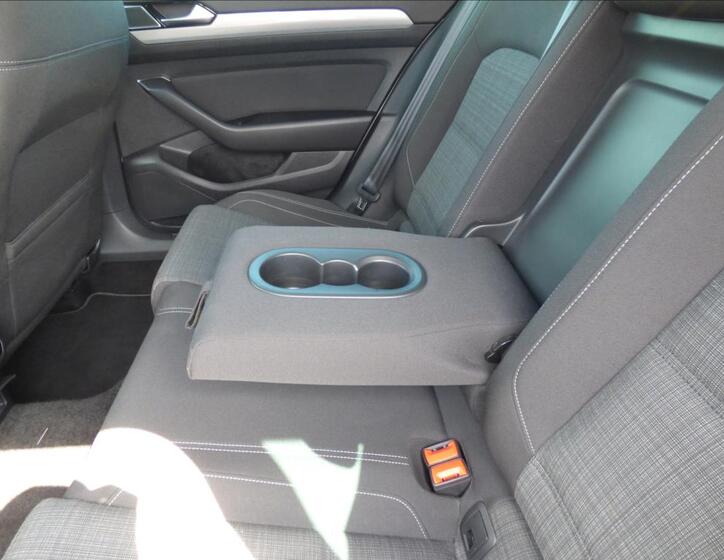 Volkswagen Passat 44
