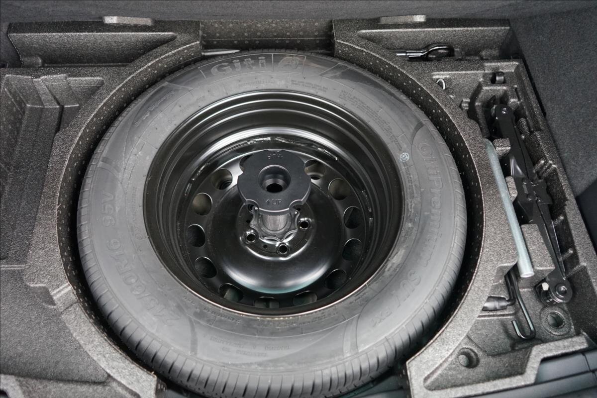 Škoda Karoq SUV 1,5 l 110 kw