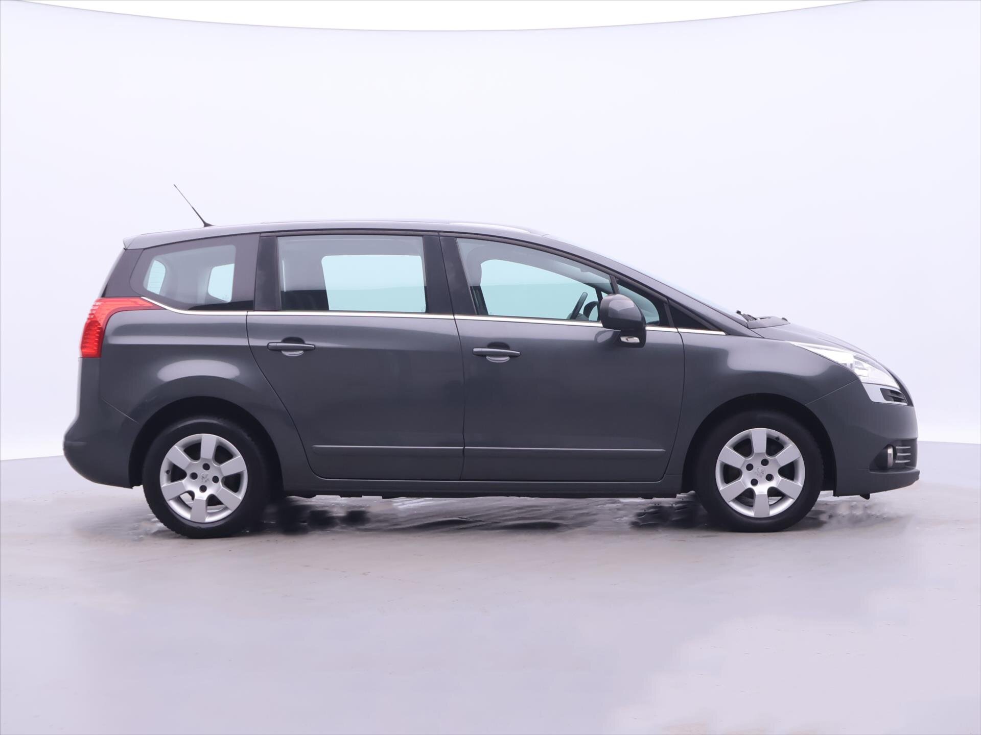 Peugeot 5008 MPV 1,6 l 88 kw