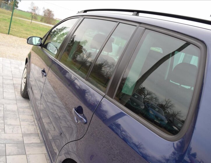 Volkswagen Touran Kombi 1,4 l 103 kw