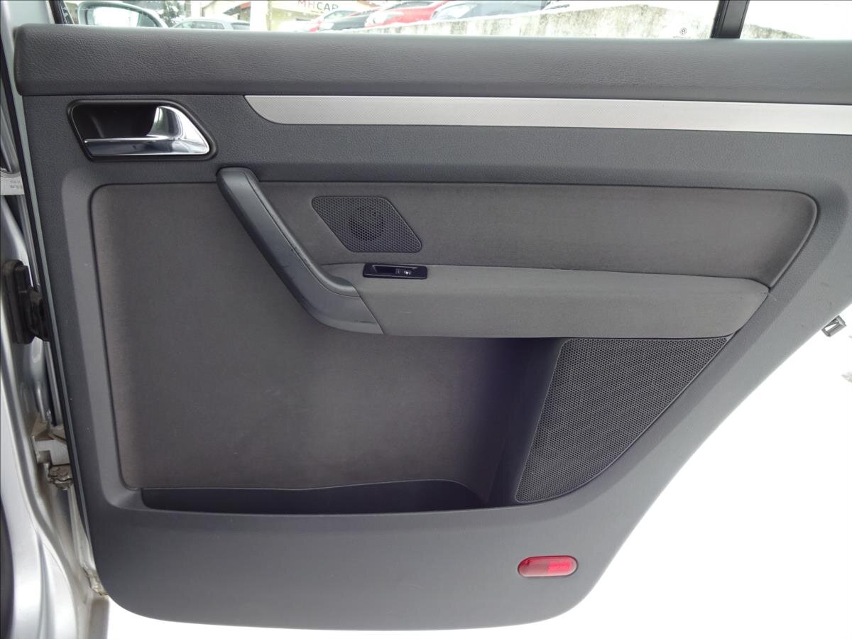 Volkswagen Touran Kombi 1,9 l 77 kw