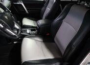 Toyota Land Cruiser 9