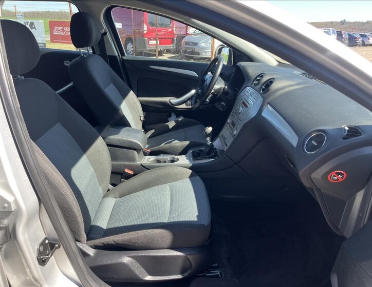 Ford Mondeo Kombi 2,0 l 103 kw