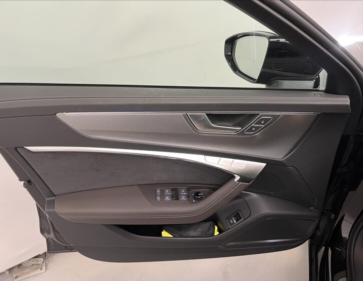 Audi A6 Allroad Kombi 3,0 l 253 kw