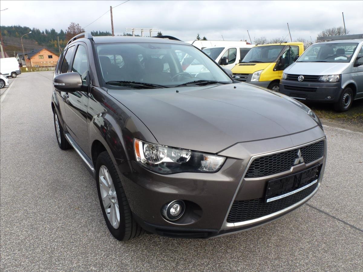 Mitsubishi Outlander Kombi 2,3 l 130 kw
