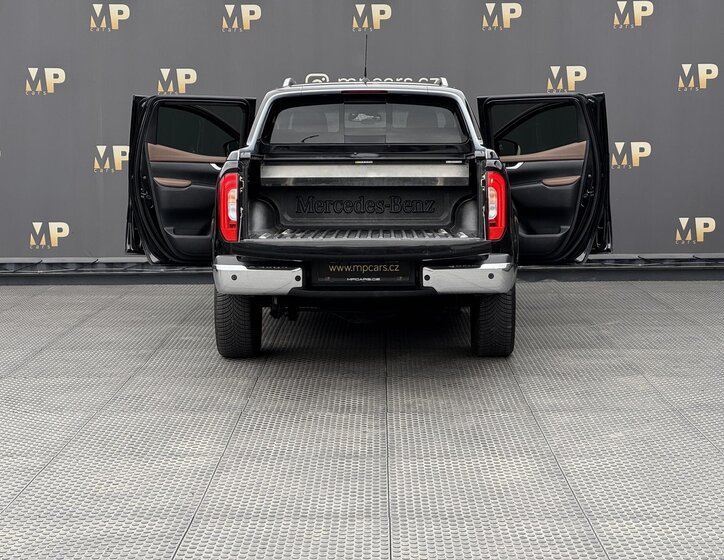 Mercedes-Benz Třídy X 11