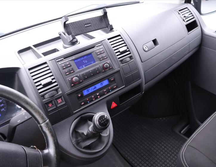 Volkswagen Caravelle 22