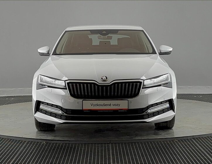 Škoda Superb Liftback 1,4 l 160 kw