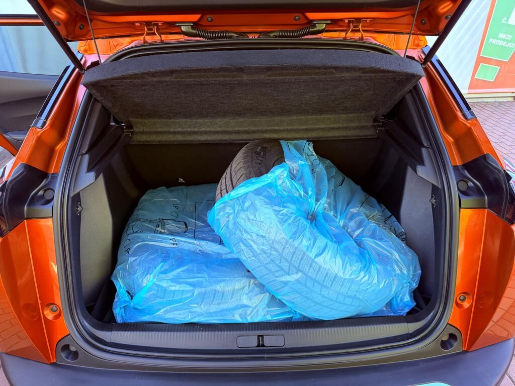 Peugeot 2008 Hatchback 1,2 l 74 kw