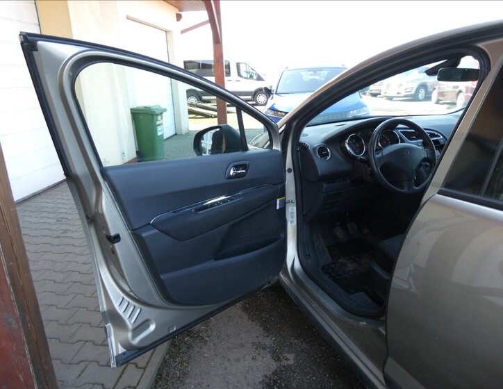 Peugeot 3008 SUV / Terénní 1,6 l 82 kw