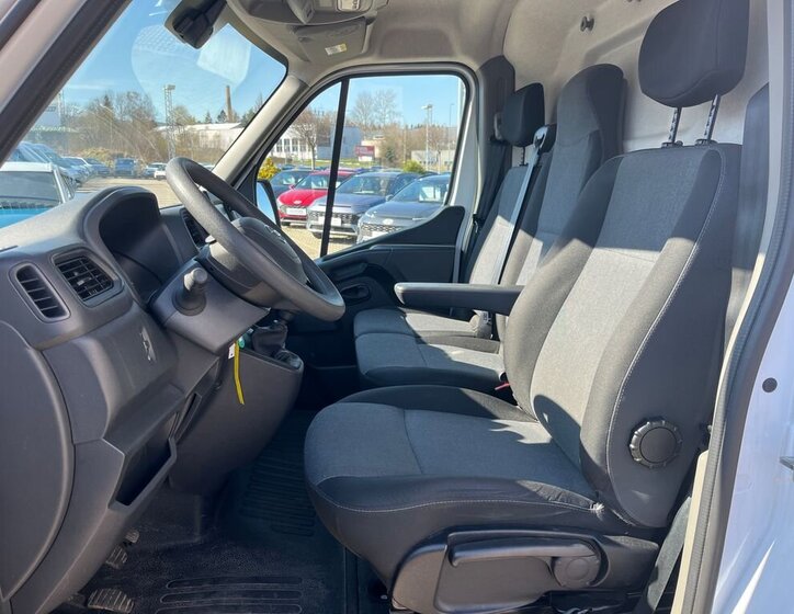 Nissan Interstar Skříň 2,3 l 100 kw