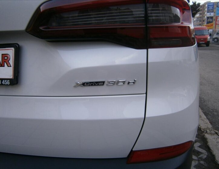 BMW X5 Kombi 3,0 l 195 kw