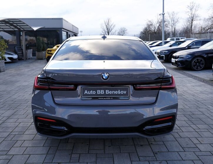BMW Řada 7 5