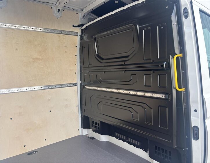 Volkswagen Crafter Skříň 2,0 l 103 kw